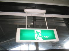 �����U����