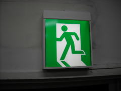 �U�����A�U�����o�b�e���[�A�U���W���A���Ɩ�